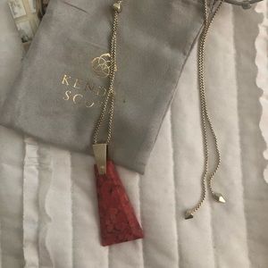 Kendra Scott necklace